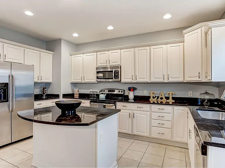 2768 Acarie Dr — Photo 5
