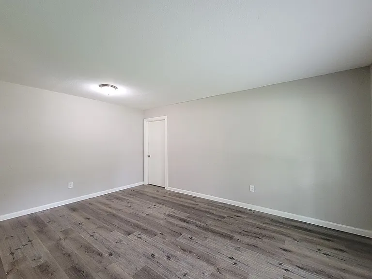5606 Willow Glen Dr — Photo 13