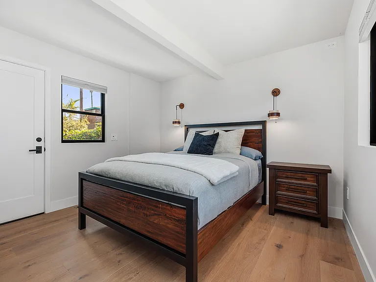 163 Norfolk Dr — Photo 12