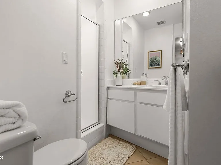 640 S Lake Ave #105 — Photo 31