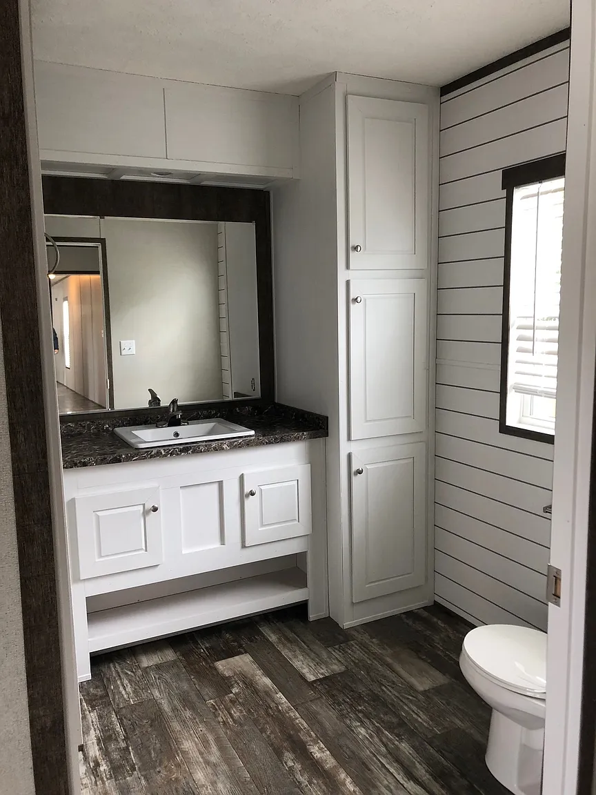 66 Country Club Dr photo 1