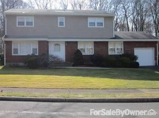 5 Glenwood Dr, Blauvelt, NY 10913