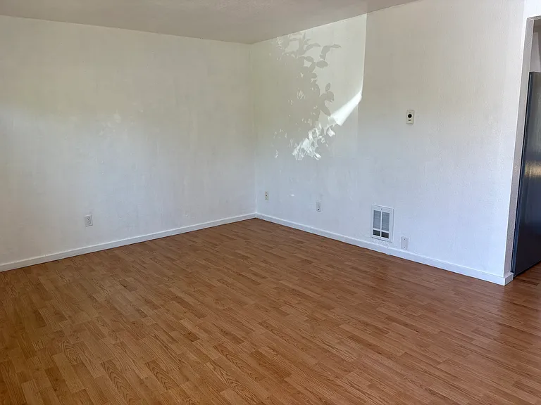 158 S 152nd St #3 — Photo 7