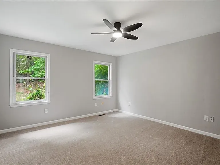 13 Bedford Rdg NW — Photo 11