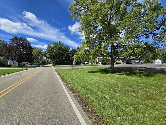 3rd image of 1800 Park Rd