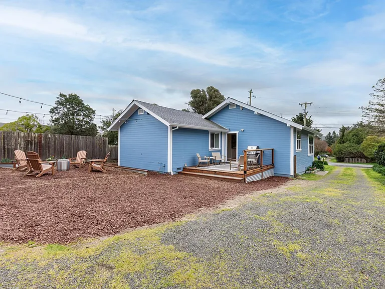 Magnolia Ave — Photo 30