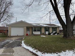878 W Graceway Dr, Napoleon, OH 43545