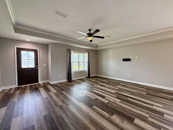 2nd image of 118 Mapleleaf Ct