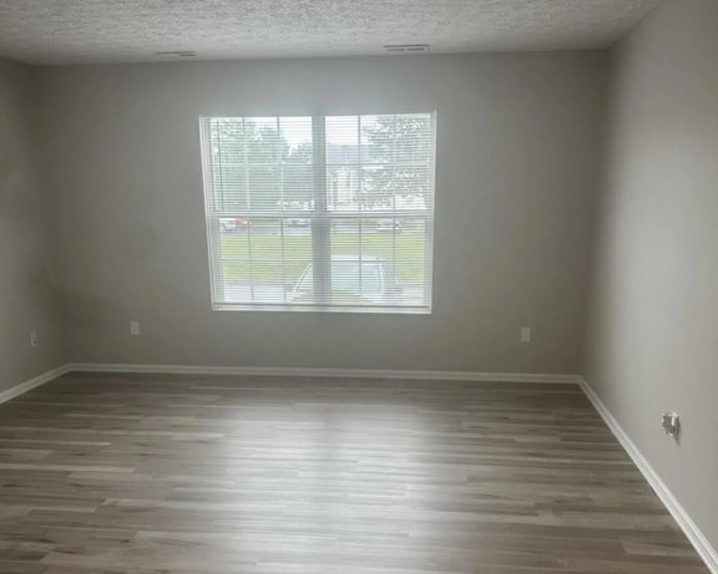 7889 Thornfield Ln — Photo 4