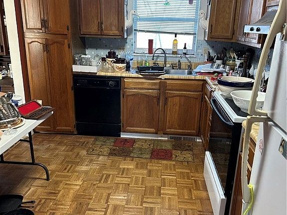 4th image of 3956 Barberry Blvd