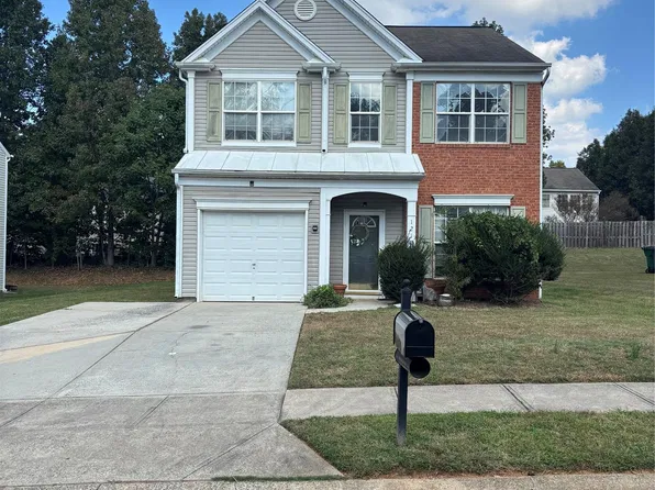 1217 Stourbridge Lion Dr, Charlotte, NC 28213