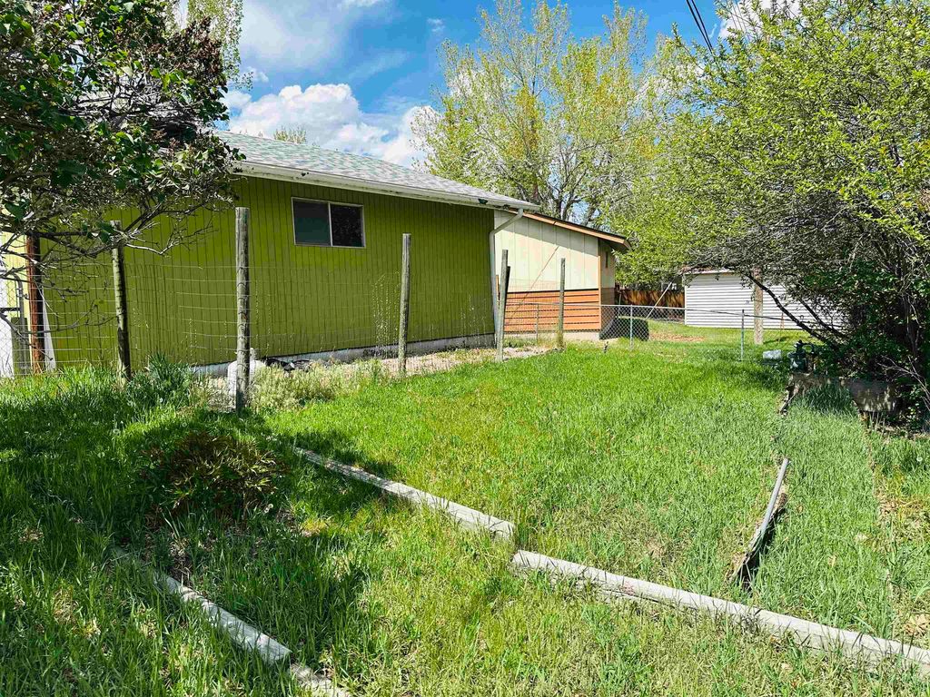 1105 McDougall Dr, Lander, WY - View 5