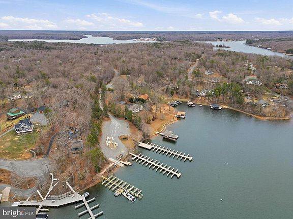 2nd image of 115 Madeline Ln