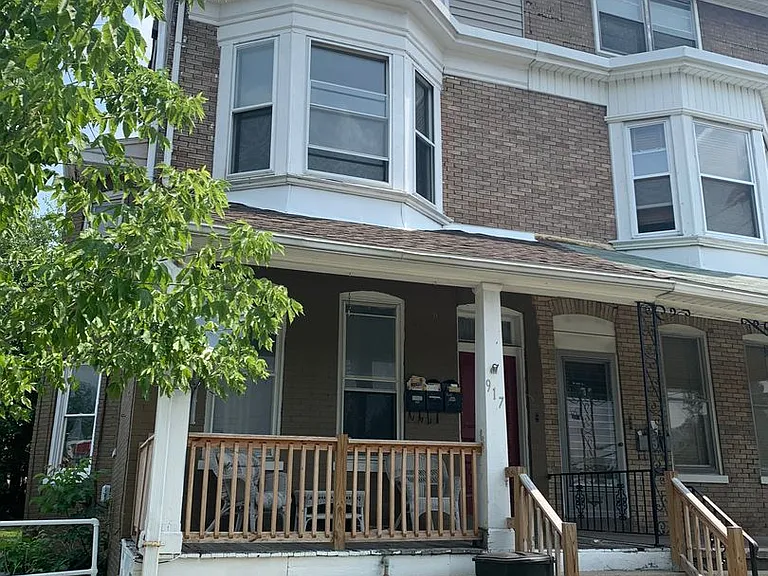 917 S Queen St #3 — Photo 1