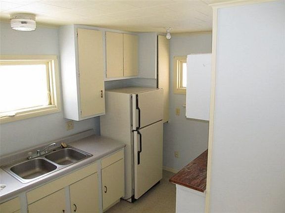5th image of 9158 E Arbutus Ave