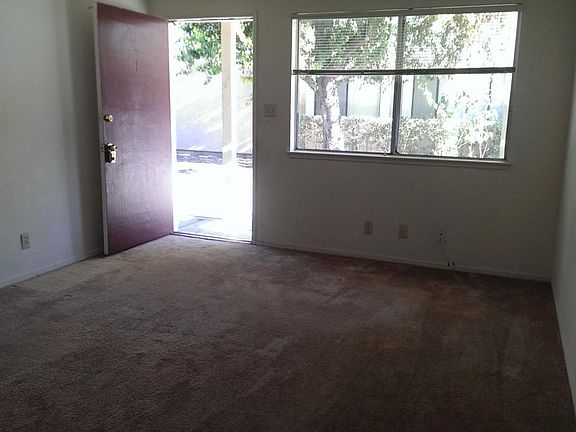 2nd image of 335 N Fair Oaks Ave APT 1
