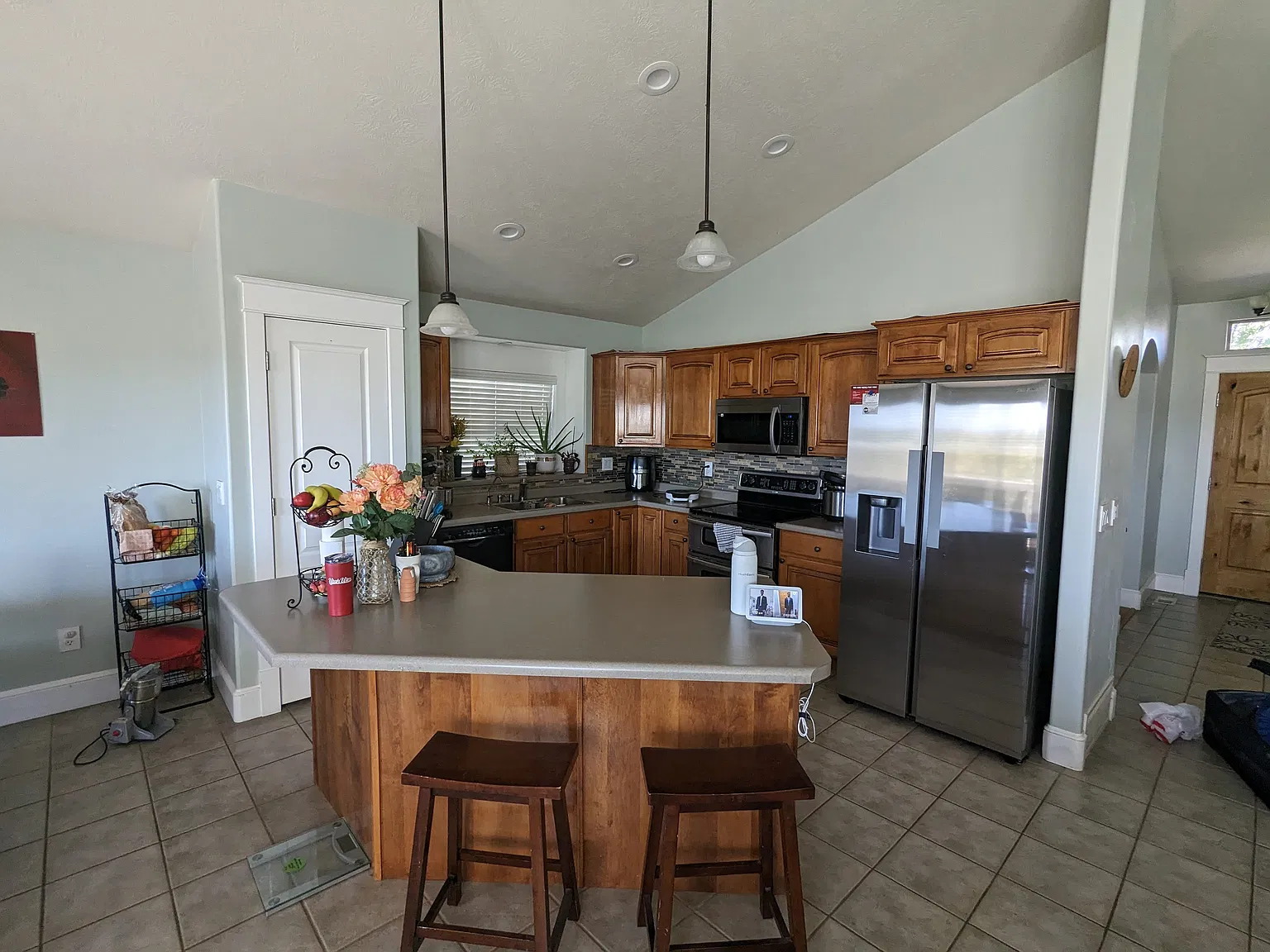 5 bed, 3250 sqft, $3,200 — Photo 4