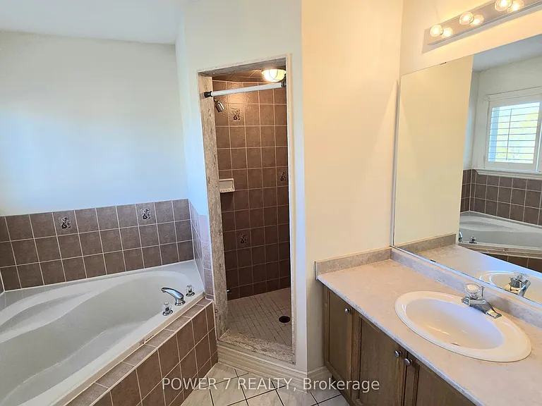19 Wheatfield Dr — Photo 13