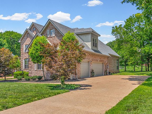 4th image of 817 Salisbury Way