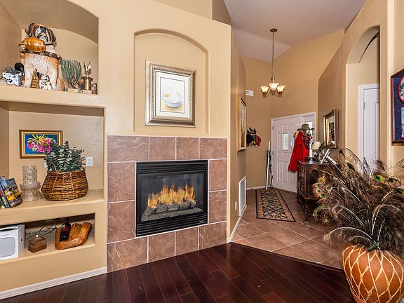 3rd image of 6931 E Sandhurst Dr