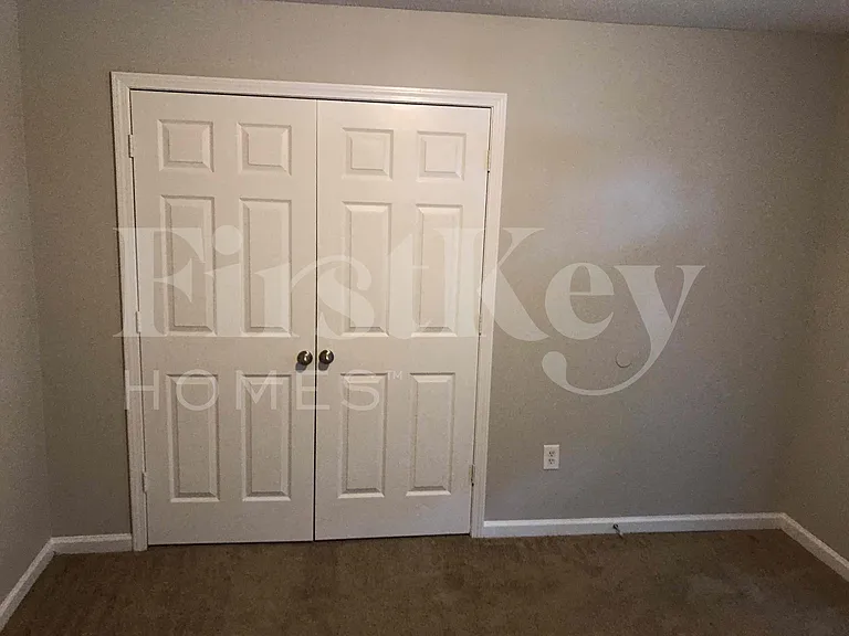 7800 Parkview Cir E — Photo 8