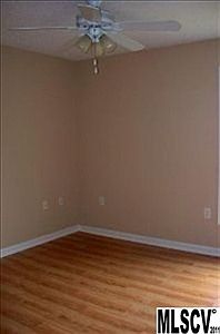 3rd image of 122 Hill St