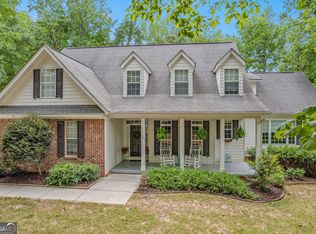 15 Cove Xing, Newnan, GA 30263