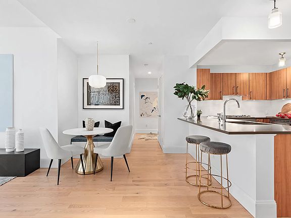 3rd image of 125 W 22nd St APT 8C
