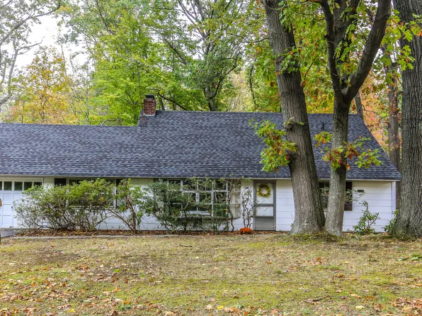 12 N Manor Dr, White Plains, NY 10603