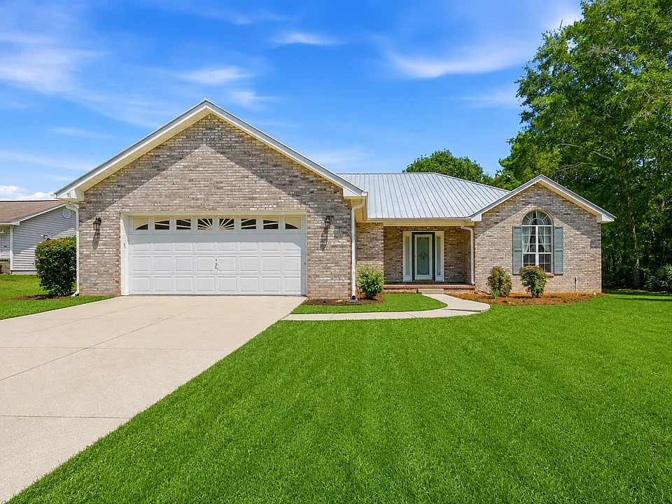 91 Cedar Beach Cv