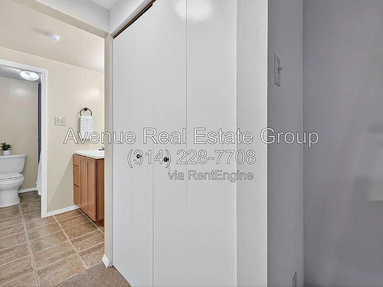 5559 Pershing Ave #1F — Photo 26