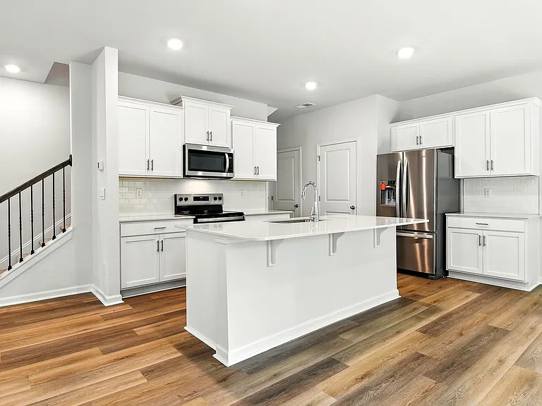1342 37th Avenue Ln NE — Photo 10