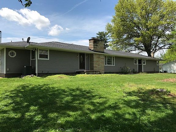 3rd image of 124 Highland Ave