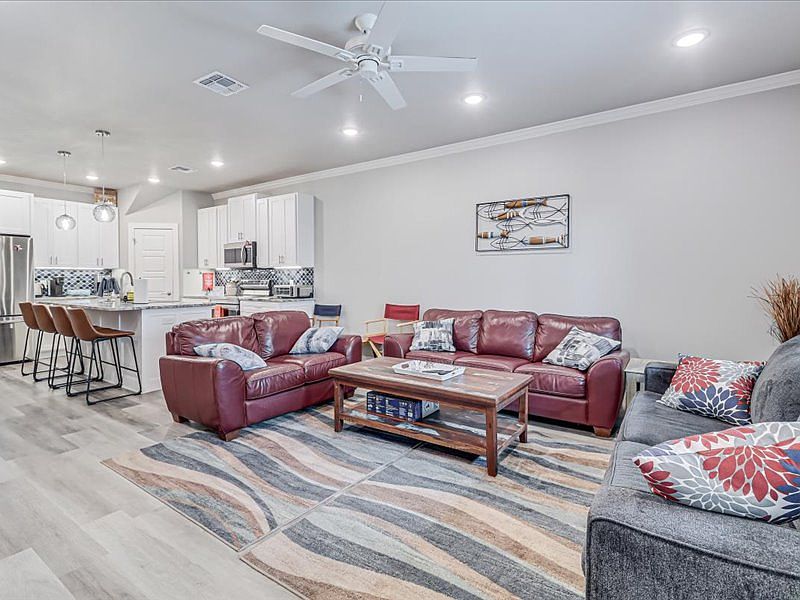 Open concept -Mid-Term Furnished Rentals in Corpus Christi| Stop Over Stays