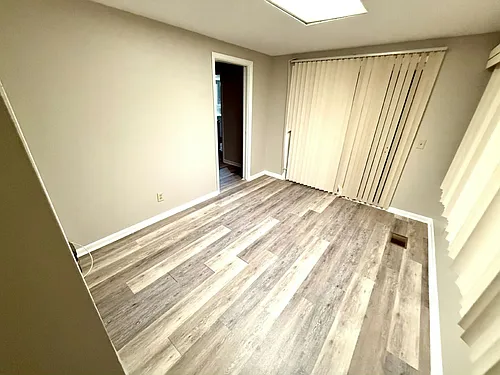 Green Oaks Manor Photo 1