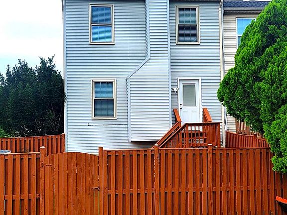 4th image of 8521 Charnwood Ct