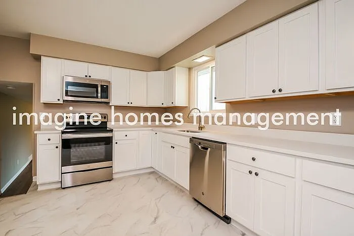 33133 Cromwell Dr — Photo 6