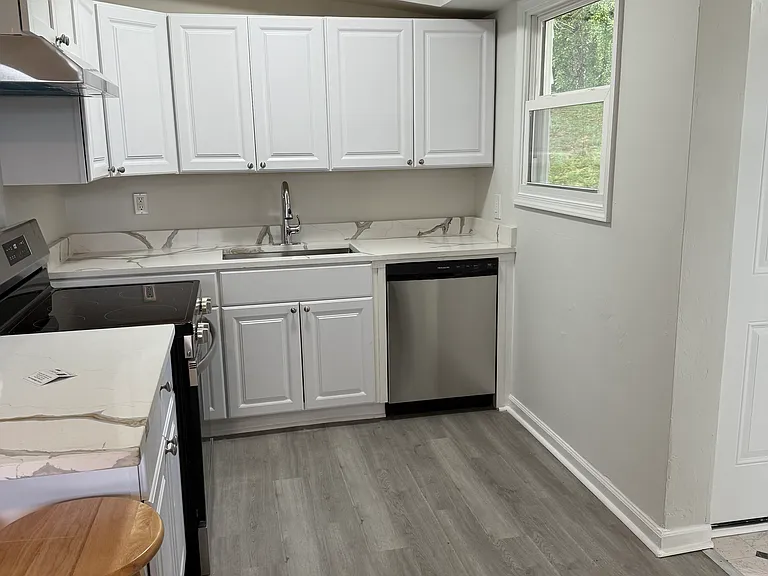 2724 Forest Hill Ave NW — Photo 10