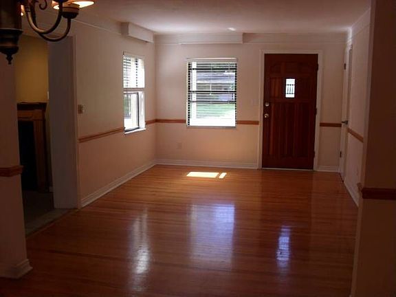4th image of 4207 W Knights Ave