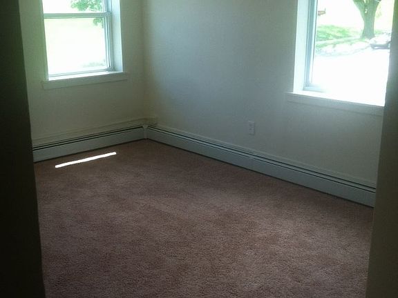 2nd image of 2464A Market St