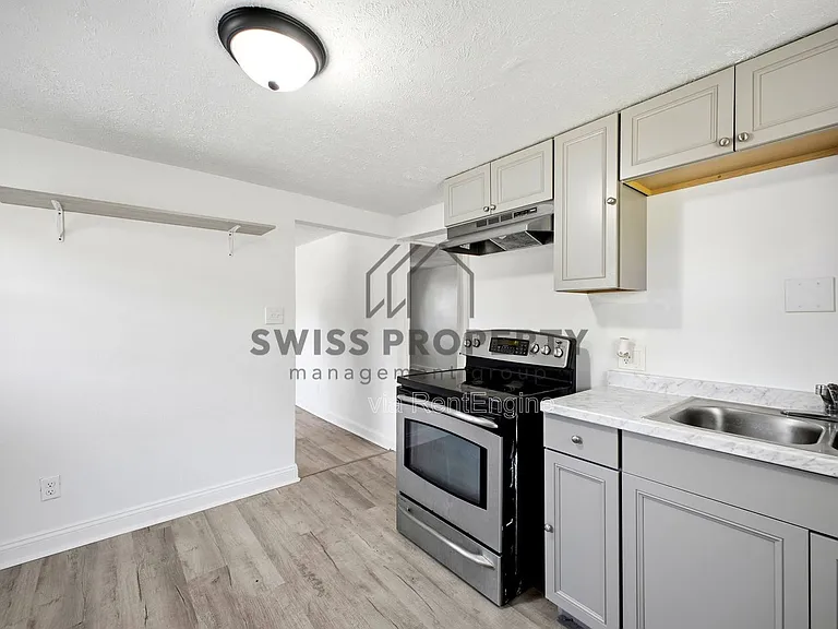 486 Hanley St #A — Photo 9