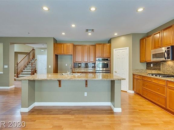 5th image of 7428 Laramie Ave