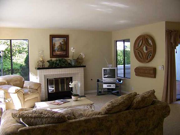 4th image of 542 Via De La Valle Unit I