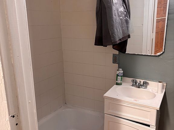 2nd image of 634 Fairview Ave N APT 1