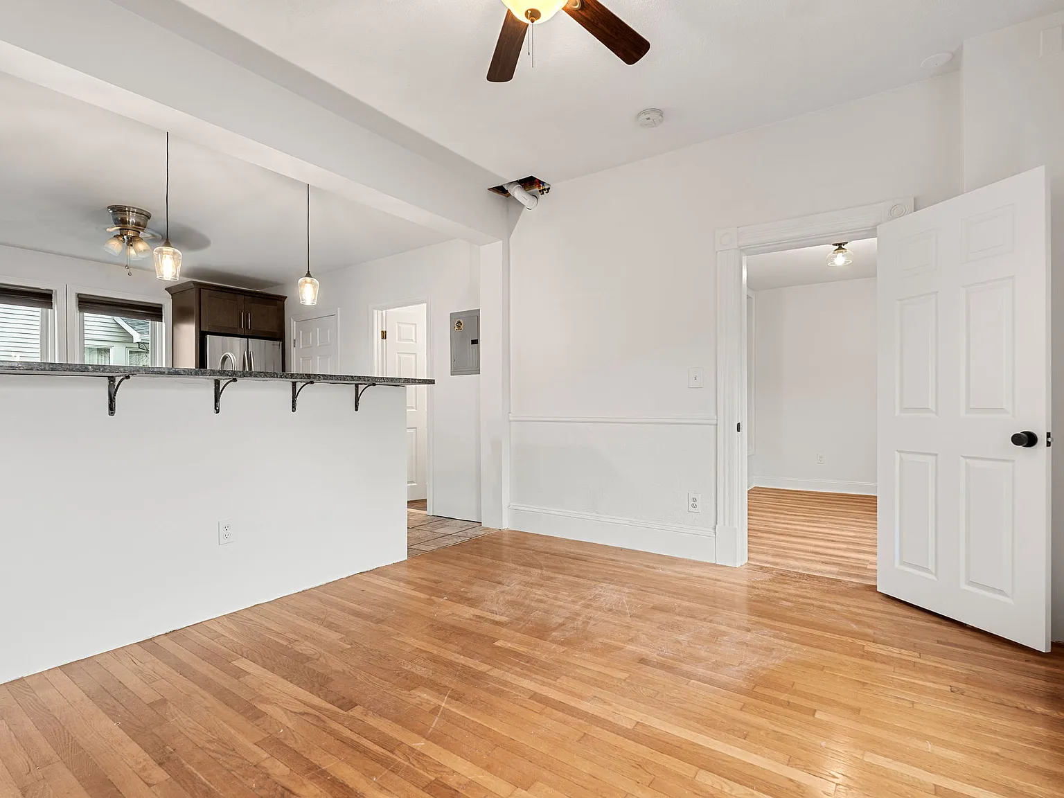 1 bed, 700 sqft, $2,400 — Photo 4
