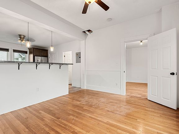 3rd image of 39 Reserve St #37