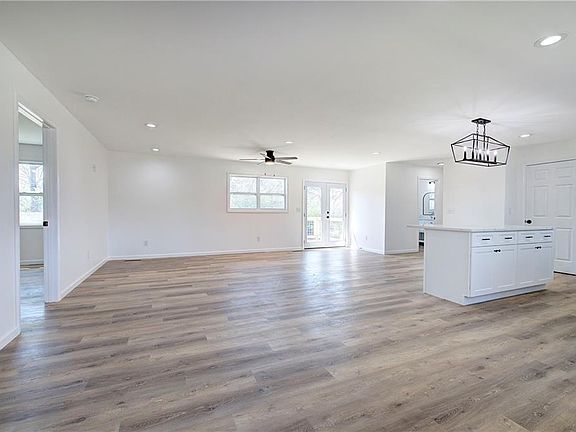 3rd image of 516 Baxter Rd SE #D