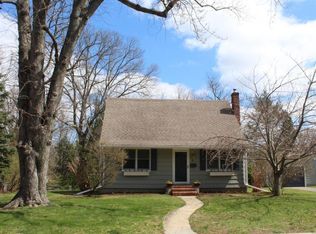 85 Davis Ln, Red Bank, NJ 07701