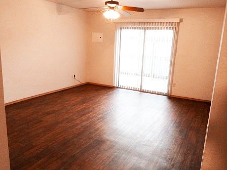 5th image of 1900 N Garland Ave APT 44