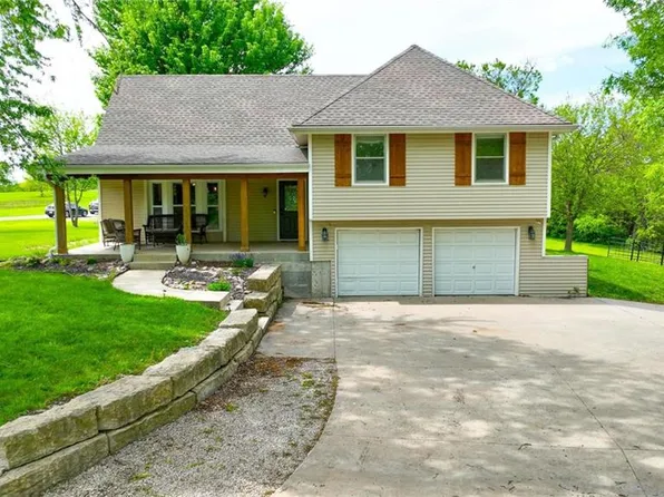 15410 NE 186th St, Holt, MO 64048